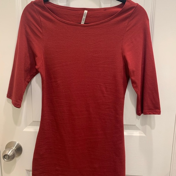 Red, mid sleeve mini dress. - Picture 5 of 5